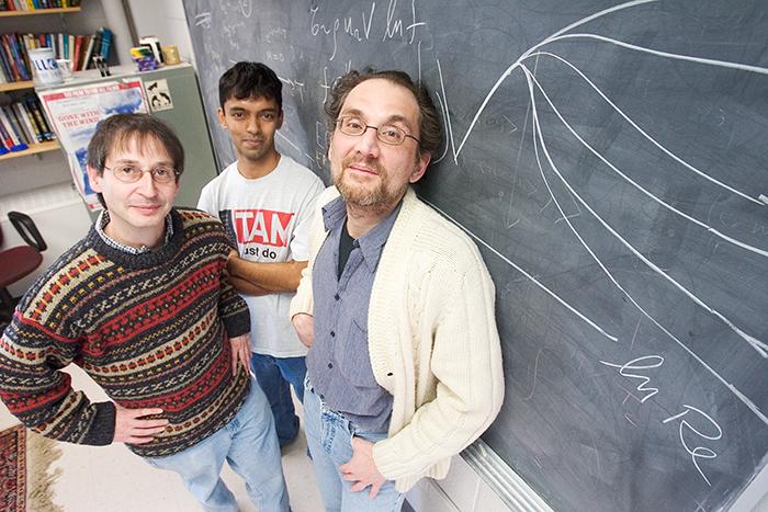 Nigel Goldenfeld, Gustavo Gioia, and Pinaki Chakraborty